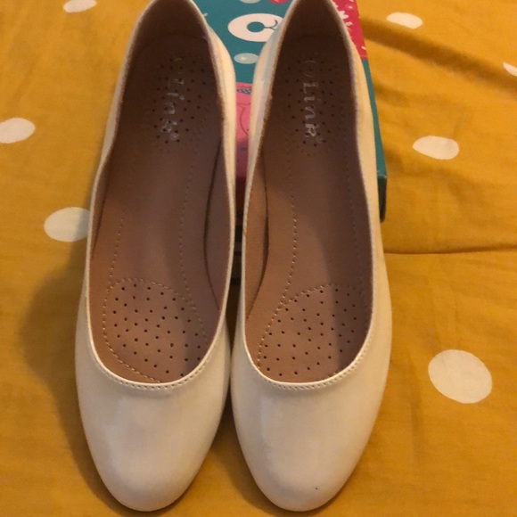 Girls white patent leather dress shoe - Picture 2 of 3